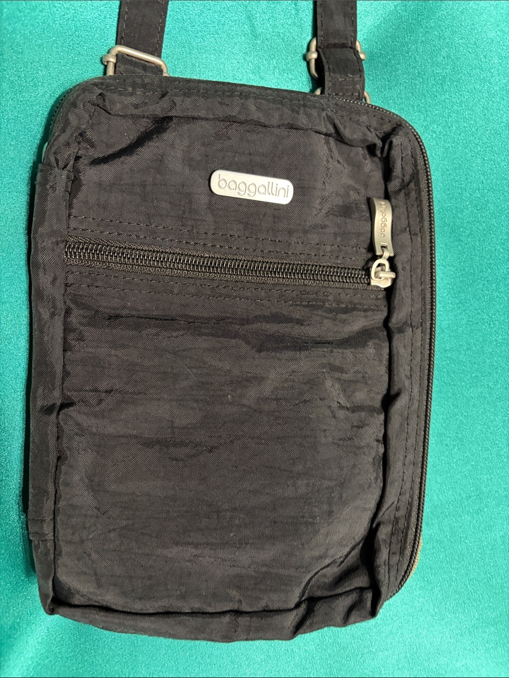 Baggallini Black Compact Crossbody Organizer